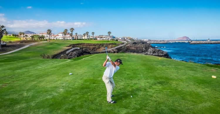 hoyo 8 amarilla golf